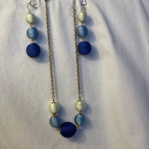 Blue Tones Thread-Wrapped Bead 20" Necklace Matching Drop Earrings - Picture 2 of 11